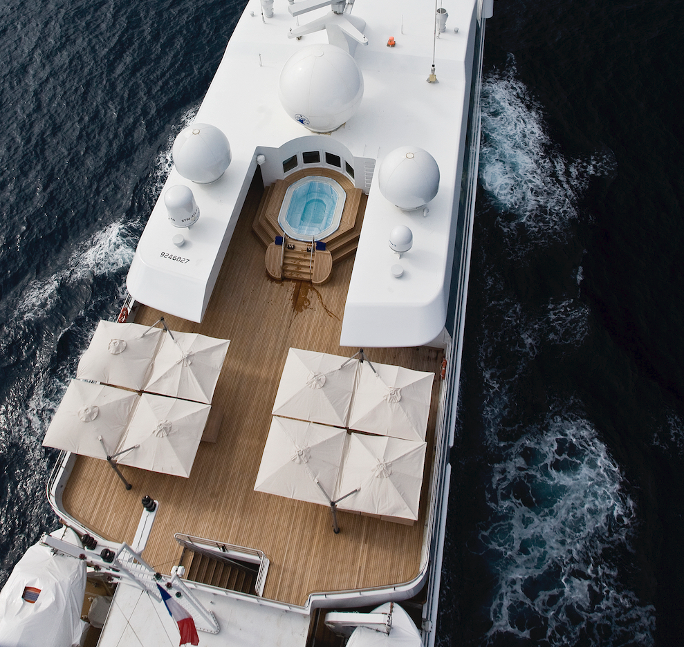 Superyacht Umbrella Systems / Superyacht Shade Solutions