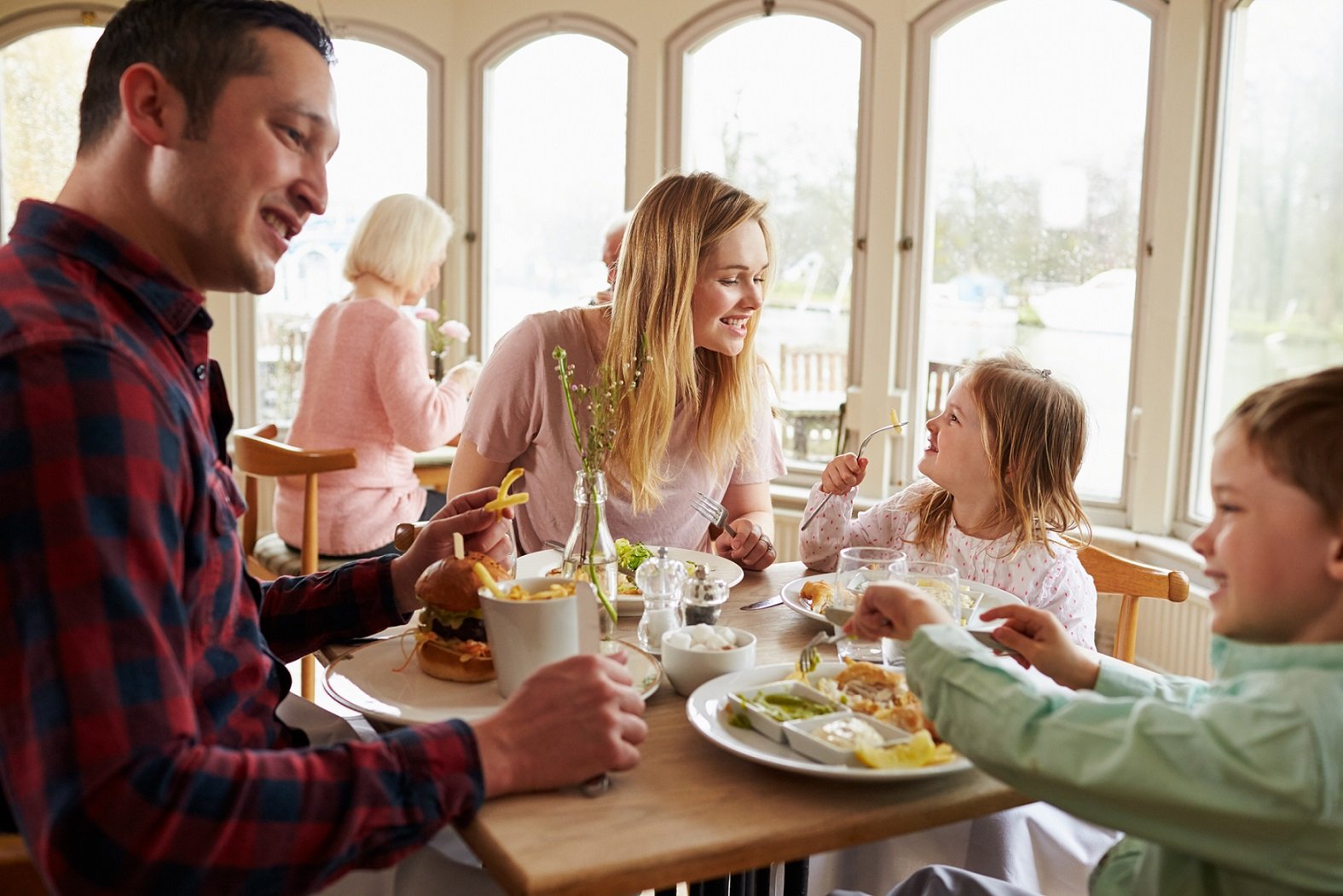 IKC’s 7 Tips for a family-friendly hotel restaurant