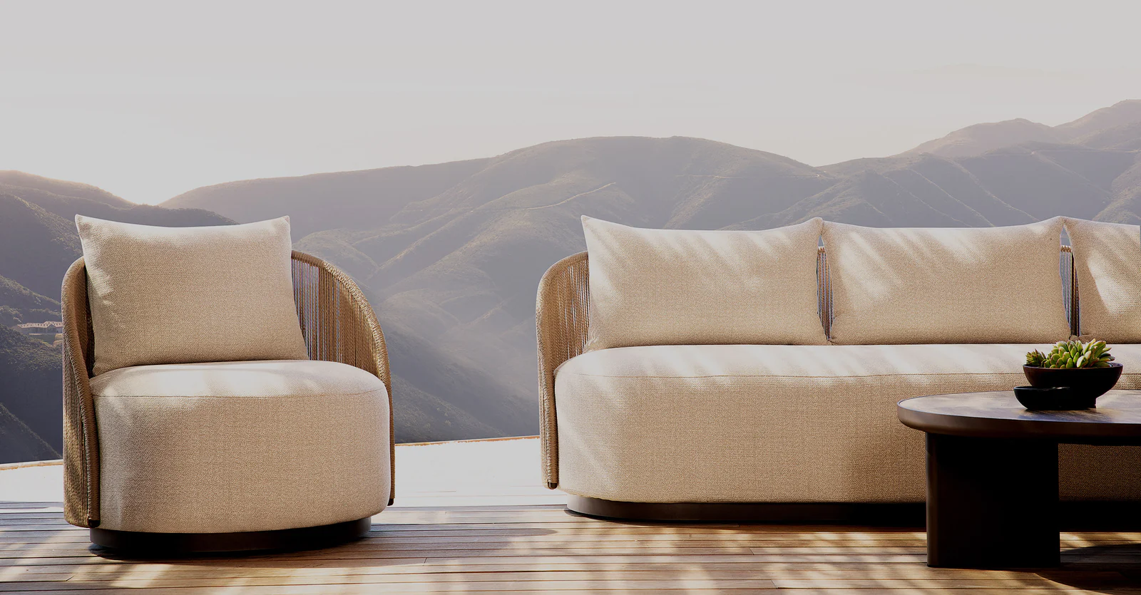 Coastal Outdoor Furniture / Superyacht Patio Chairs / Superyacht Poolside Furnishings