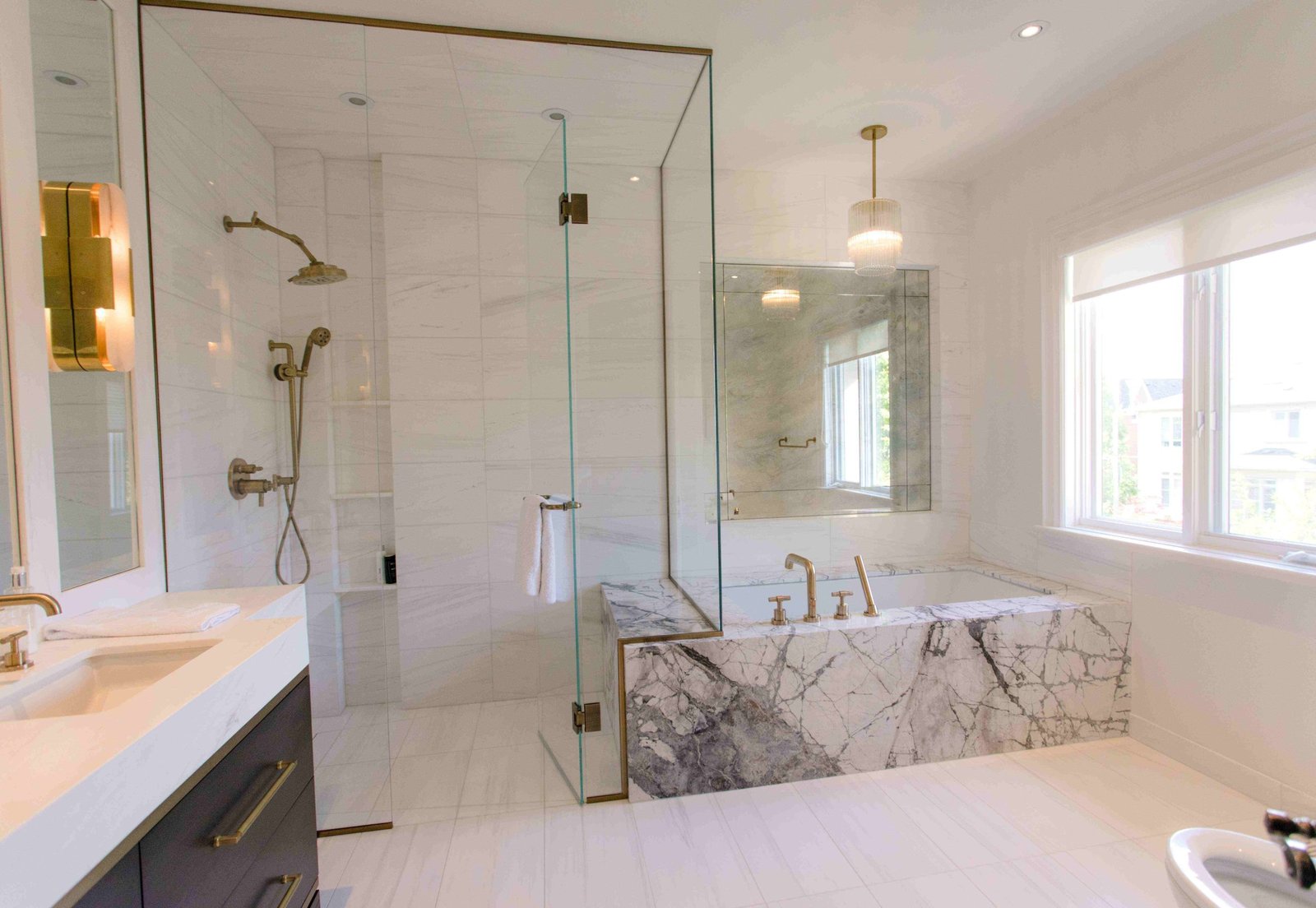 Bespoke Superyacht Showers / Custom Superyacht Mirrors / Superyacht Decorative Glass